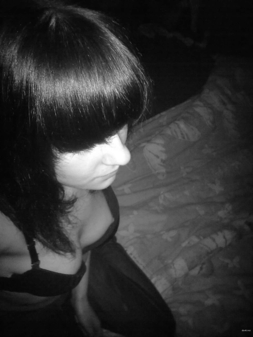 XXX Amateur Nude Selfies: Hot Babe's Explicit Photo Shoot