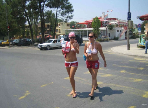 Wild Vacation: Explicit Naked Friends Amateur Photos