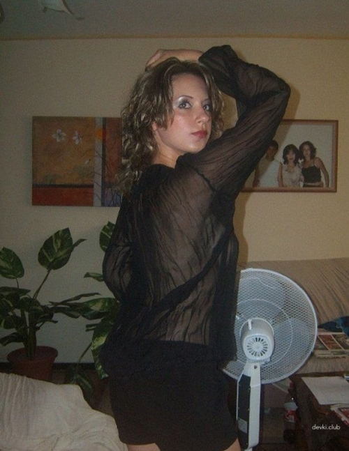 Raw Topless Amateur Home Photos: Uncensored & Explicit!