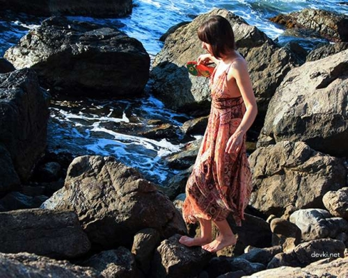 XXX Amateur Nude Pics: Hot Naked Wife at Naughty Beach Vacation