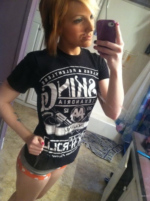 XXX Selfie: Uncensored Amateur Hot Pic - Explicit and Raw