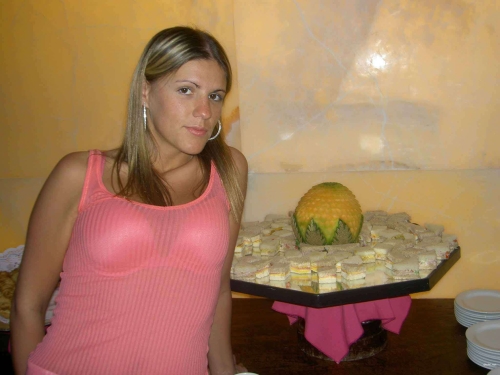 XXX Amateur Pics: Shaved Pussy Girl Exposed