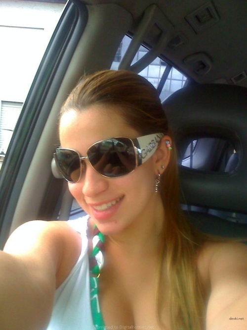 Sultry Brazilian Beauty: Erotic Amateur Pic - Explicitly Tempting!