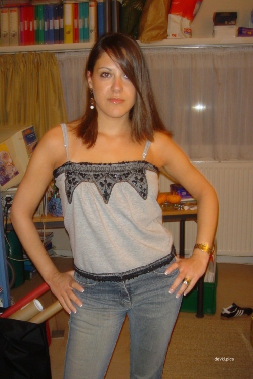 XXX Seductive Amateur Photoshoot: Provocative Shots of Cute Girl - Explicit and Unfiltered