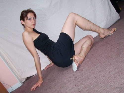 Deep Throat and Wet Pussy: Explicit Amateur Porn Pics