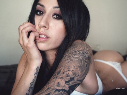 Uncensored Teen Nudes: Explicit Amateur Photos of Naked Classmates - XXX English