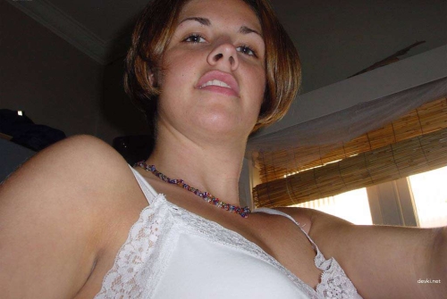 XXX Curvy Babe Nude: Amateur Explicit Photoshoot