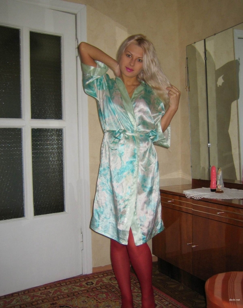 Steamy Amateur Lingerie Photoshoot - Explicit Seductive Poses in English