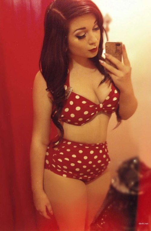XXX Nude Tattooed Brunette Amateur - Explicit Photo