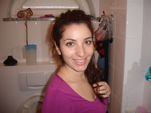 Hot Young Pussy: Explicit Amateur Photos of Naughty Girl