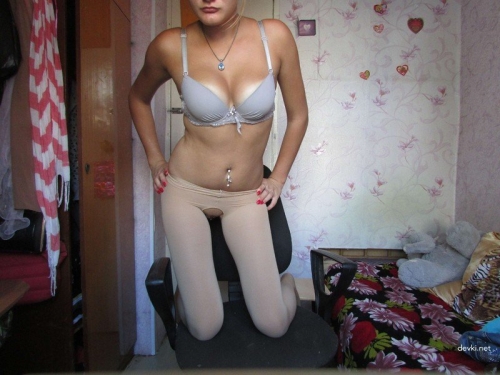 Explicit Amateur Pussy Pic: Slender Babe's Naughty Capture
