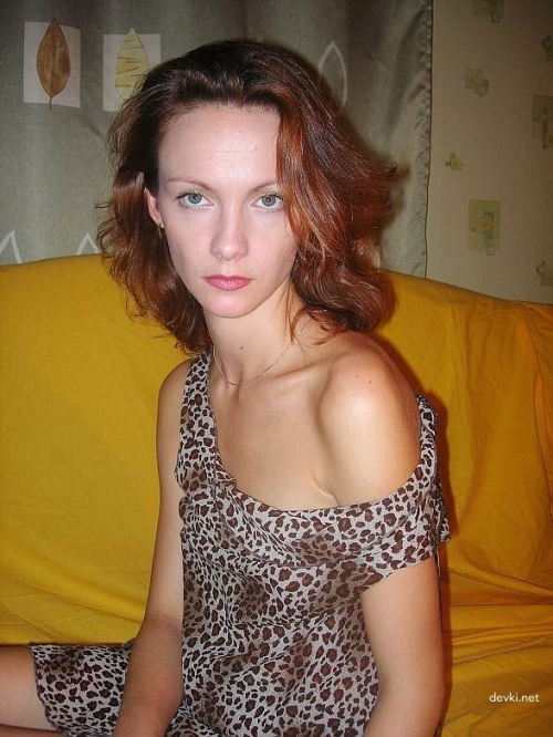 Amateur Redhead Home Photoshoot: Explicit, Seductive, and Provocative