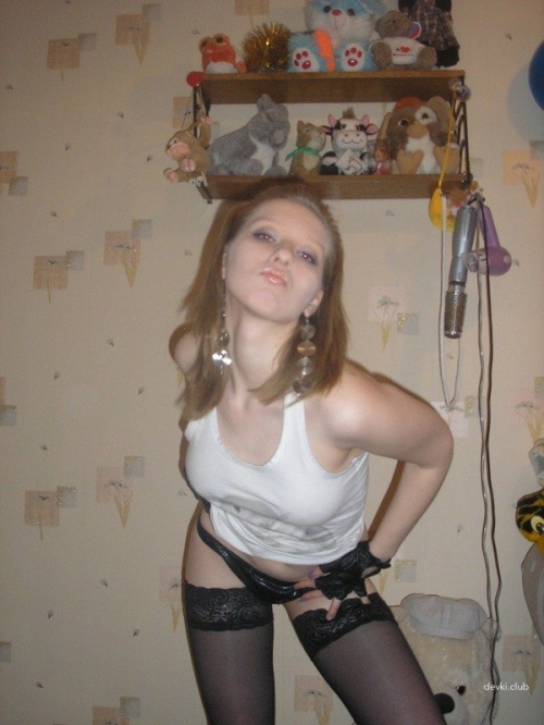 Sizzling Blonde Amateur Sex: Uncensored Home Erotica Photos