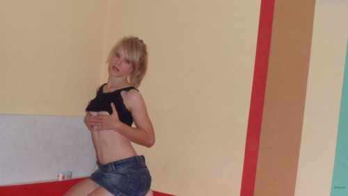 Sizzling Homemade Porn: Horny Amateur Babes in Naughty Home Pics