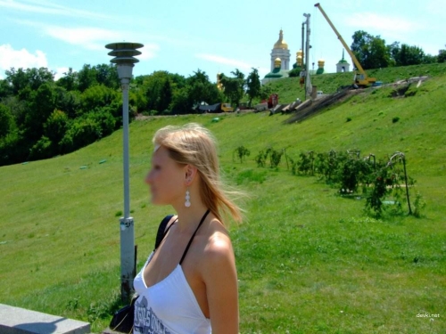 Explicit Nude Photoshoot: Hot Kyiv Girl Strips in Public - Amateur Porn Pics
