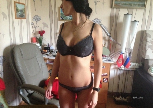 Explicit Busty Amateur Girl Exposing Topless Boobs in Bold Display