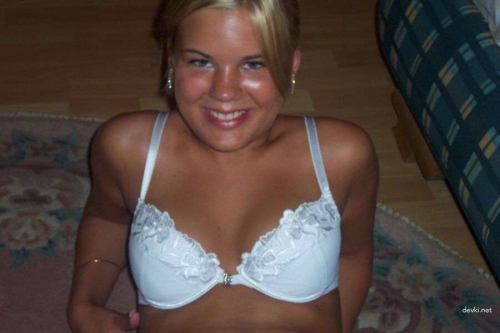 Amateur BBW Babe Private Photo: Explicit Busty Curvy Girl Shot