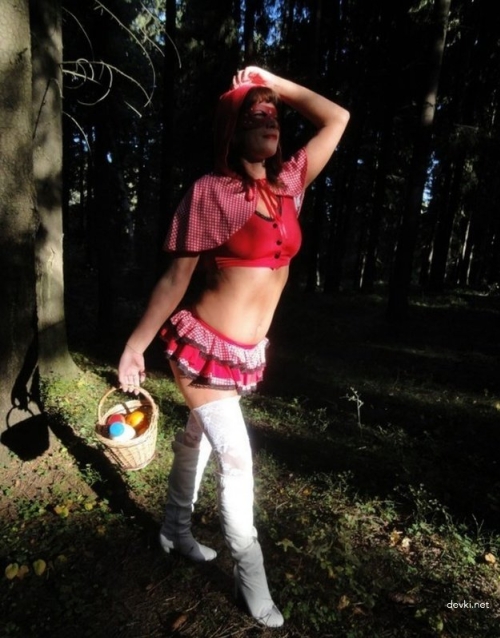 Explicit Red Riding Hood Cosplay Photo Shoot with Sexy Amateur Girl - Hot and Provocative Content