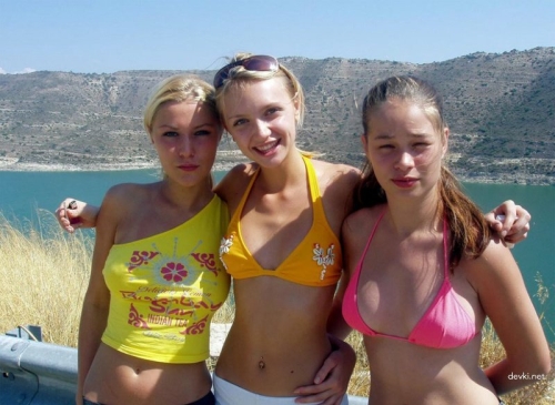 Explicit Beach Babes: Amateur Girls' Raunchy Vacation Photo Shoot