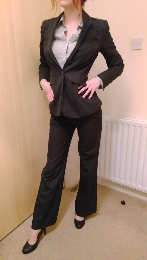 Amateur Redhead Office Stripper - Explicit Nude Photos