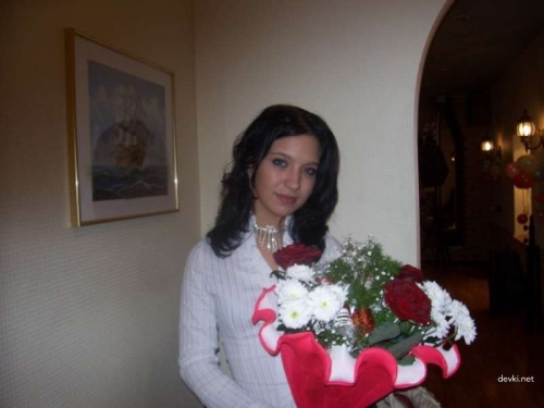 Sultry Brunette Beauty: Explicit Intimate Amateur Photo