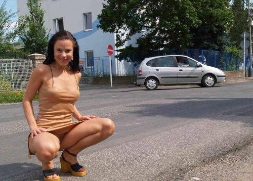 Explicit Nude Public Strut: Hot Girl with Amazing Ass Bares All