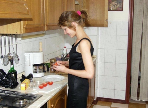 Sizzling Amateur Babe Strips Down Post-Dinner - Explicit Nude Photos