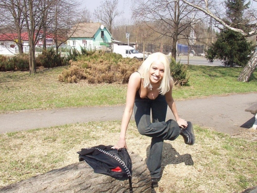 Amateur Street Striptease: Outdoor Girl Undressing Explicitly