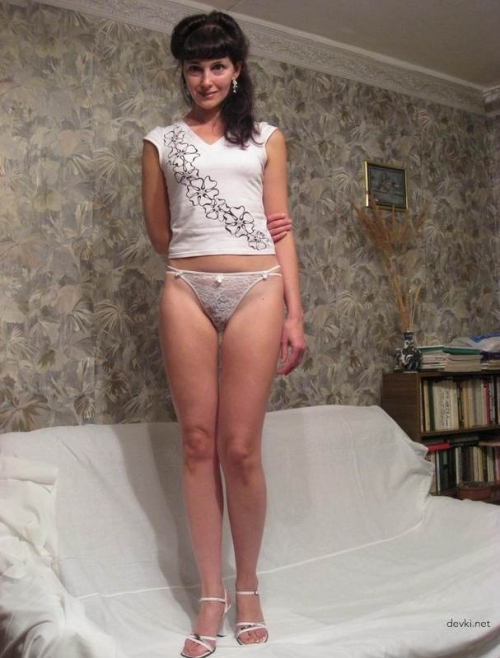 Hot MILF with Hairy Pussy: Uncensored Amateur Photo