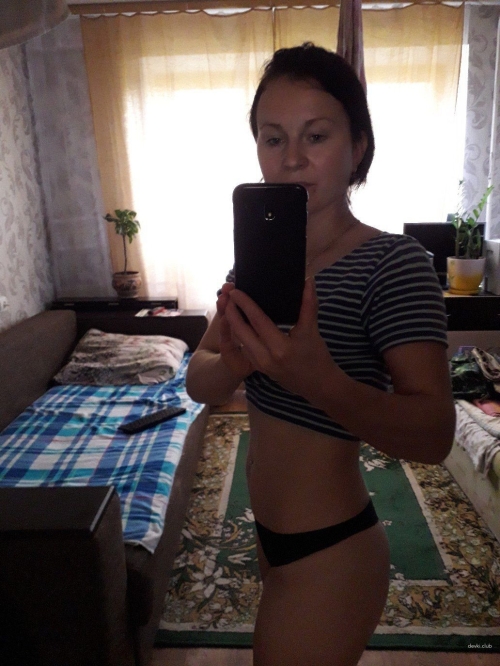 Unfiltered Wife Amateur Pics: Raw & Explicit Shots for Adults