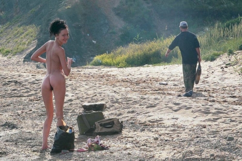 Raw Nude Beach Exhibitionists: Uncensored Amateur Nudity Pics