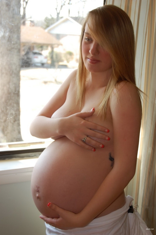 Hot Pregnant Amateur Pics: Sensual Maternity Shots with Seductive Appeal