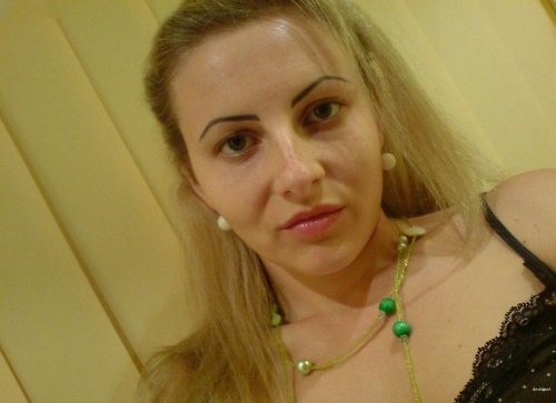 XXX Selfies: Horny Amateur Babe Shows Off Pussy at Work - Explicit Snapshots