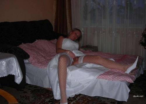 Blonde Wife's Explicit Homemade Porn Pics: Amateur XXX Photos - Hot and Uncensored!