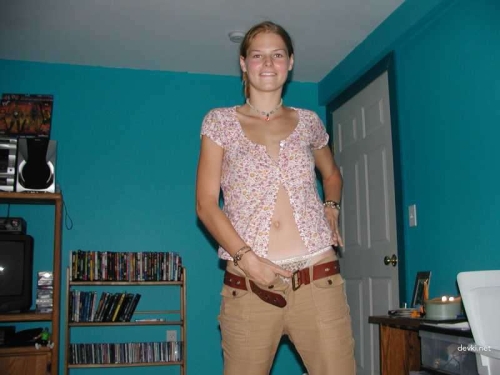 Explicit Nude Photoshoot: Amateur Girl Poses in Erotic Content