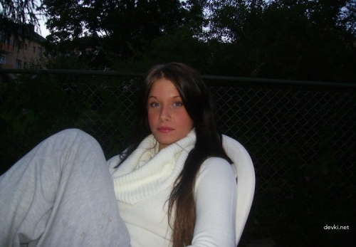 Steamy Amateur Lingerie Poses - Explicit and Seductive Photos for Adults!