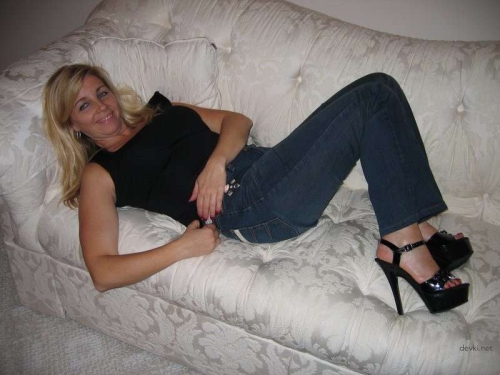 Experienced MILF Masters Pleasure - Hardcore Amateur Porn Pic