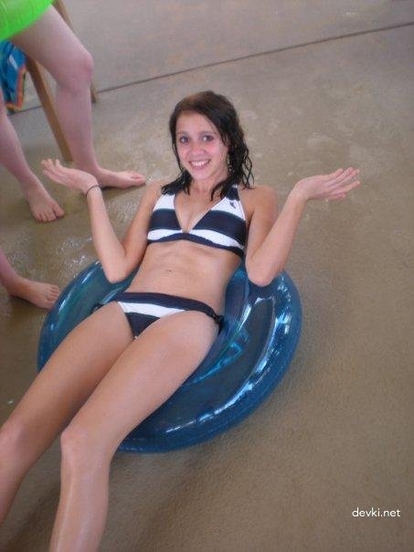 Explicit Amateur Photo: Naked Busty Girl with Huge Boobs Exposed