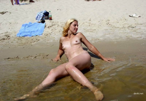 Uncensored Nudist Beach Amateur Nude Photo - Explicit Real Amateur Nudity