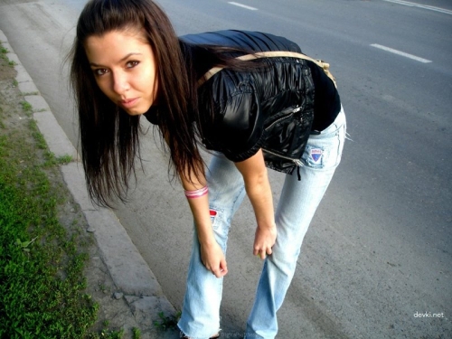 Explicit Amateur Girl: Juicy Booty Photo Collection for Adults - Seductive and Raw Content