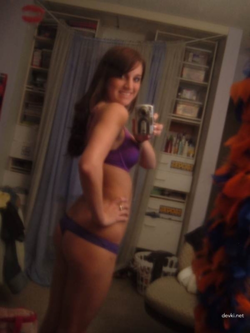 Seductive College Coed's Dirty Selfie - Hot and Naughty Pose for Adults