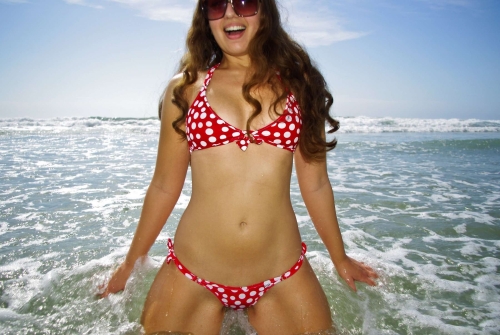 Raw Amateur Porn: Sweet Holes Filled with Explicit Action