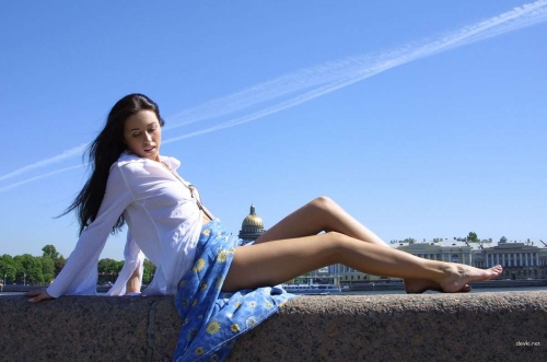 XXX Street Erotica: Amateur Photoshoot with Explicit Content - Sensual & Raw