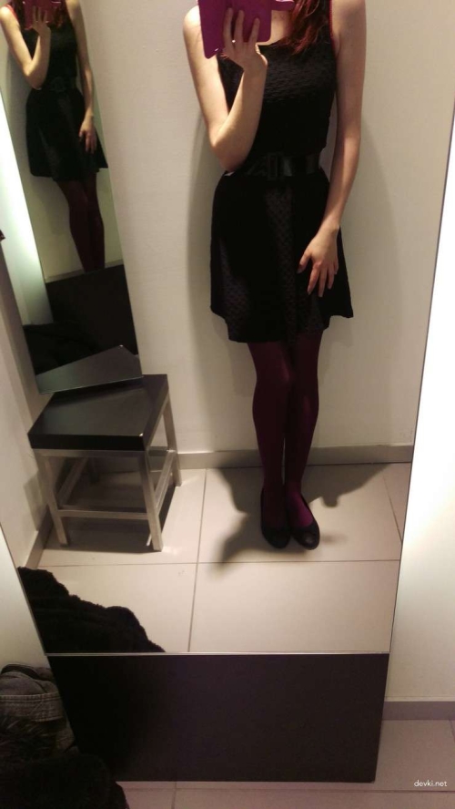 Explicit Amateur Fitting Room Boob Flash - Shocking Photo Leak!