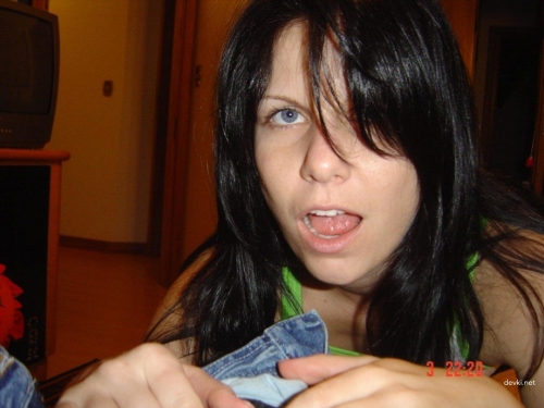 Hot Amateur Housewife XXX Pics: Uncensored Homemade Porn Archive
