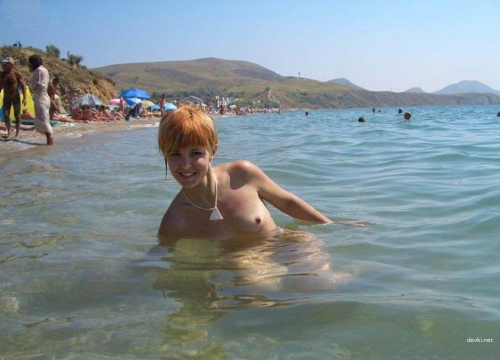 Hot Nude Redhead Beach Babe - Explicit Nudist Photo