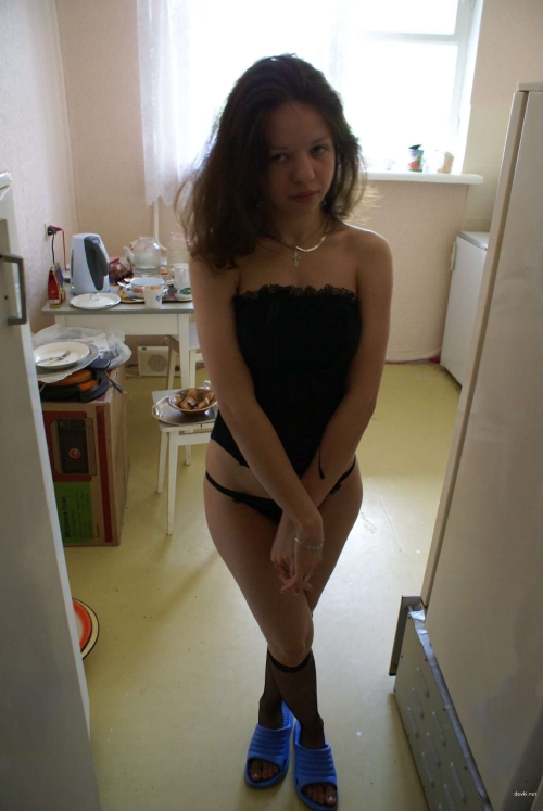 Explicit Russian Girlfriend Nude Modeling: Hot Amateur Babe Poses Boldly