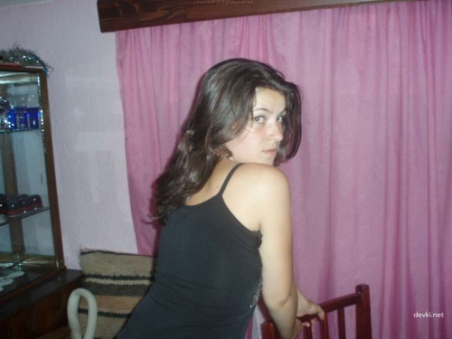 Hot Naked Babes: Uncensored Amateur Girls in Explicit Nude Photos