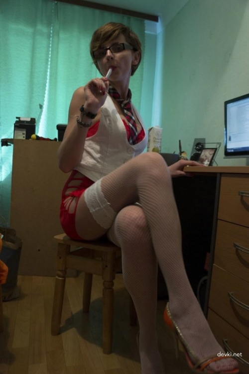Skinny Girl in Glasses Hardcore Amateur Porn Pics: Explicit and Bold!