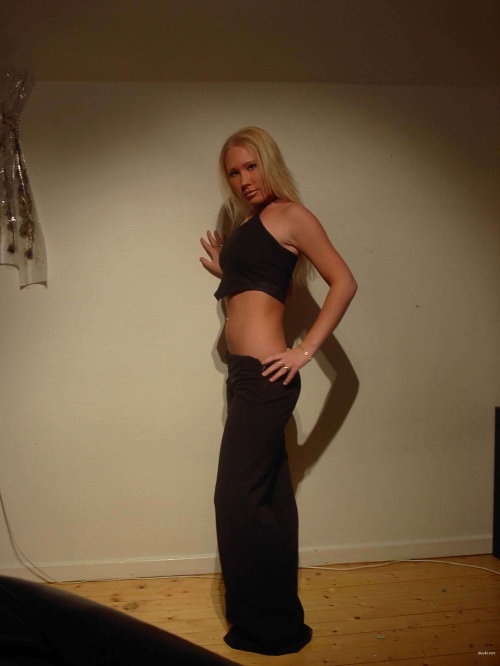 XXX Busty Blonde Figure Skater Private Photoshoot: Explicit Amateur Pics